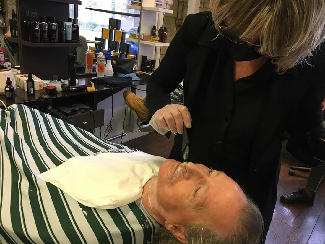 Christian, l'un des clients de « Max Barber », a lui aussi choisi de se faire tailler une moustache 